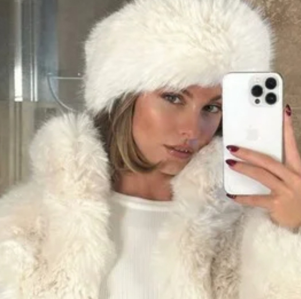 ALO Yoga Opulent Faux Fur Wintersun Headband Ear Warmers in Ivory - Picture 2 of 6